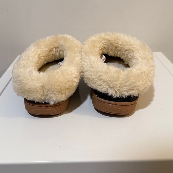 Dearfoams Women's sleepers. Size 7-8. - Picture 3 of 8